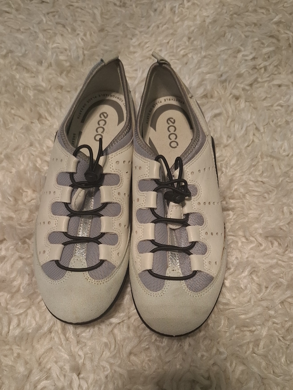 Ecco Women's Ivory and Gray Slip-On Lace Sneakers